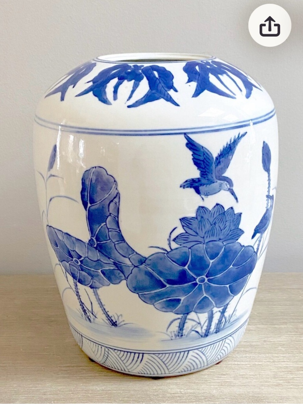 Vintage Chinoiserie Vase Blue White Chinese Porcelain Centerpiece Vase / Jar